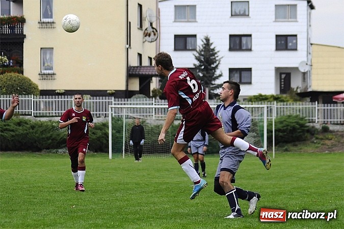 Zdjęcie w galerii na portalu naszraciborz.pl: Zwycięstwo Pietraszyna. Pierwsze od 28 kolejek wiadomości z regionu