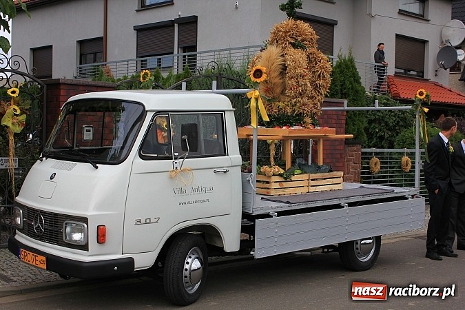 Zdjęcie w galerii na portalu naszraciborz.pl: Dożynki miejskie z barwnym korowodem, mażoretkami i górniczą orkiestrą wiadomości z regionu