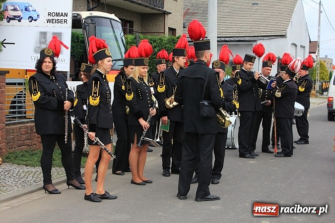 Zdjęcie w galerii na portalu naszraciborz.pl: Dożynki miejskie z barwnym korowodem, mażoretkami i górniczą orkiestrą wiadomości z regionu