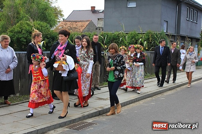 Zdjęcie w galerii na portalu naszraciborz.pl: Dożynki miejskie z barwnym korowodem, mażoretkami i górniczą orkiestrą wiadomości z regionu