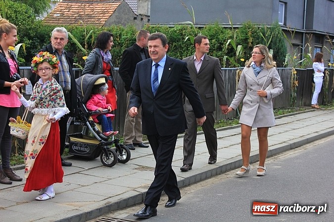 Zdjęcie w galerii na portalu naszraciborz.pl: Dożynki miejskie z barwnym korowodem, mażoretkami i górniczą orkiestrą wiadomości z regionu