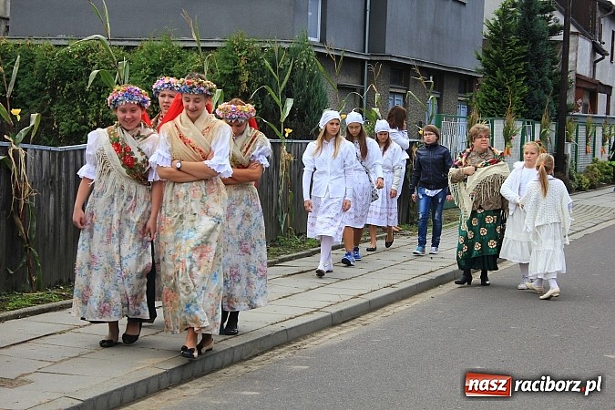 Zdjęcie w galerii na portalu naszraciborz.pl: Dożynki miejskie z barwnym korowodem, mażoretkami i górniczą orkiestrą wiadomości z regionu