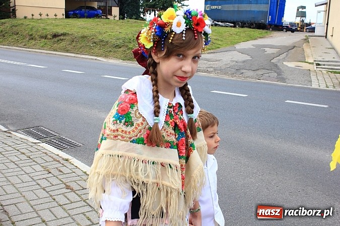 Zdjęcie w galerii na portalu naszraciborz.pl: Dożynki miejskie z barwnym korowodem, mażoretkami i górniczą orkiestrą wiadomości z regionu