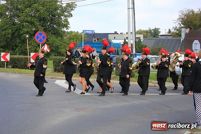 Zdjęcie w galerii na portalu naszraciborz.pl: Dożynki miejskie z barwnym korowodem, mażoretkami i górniczą orkiestrą wiadomości z regionu