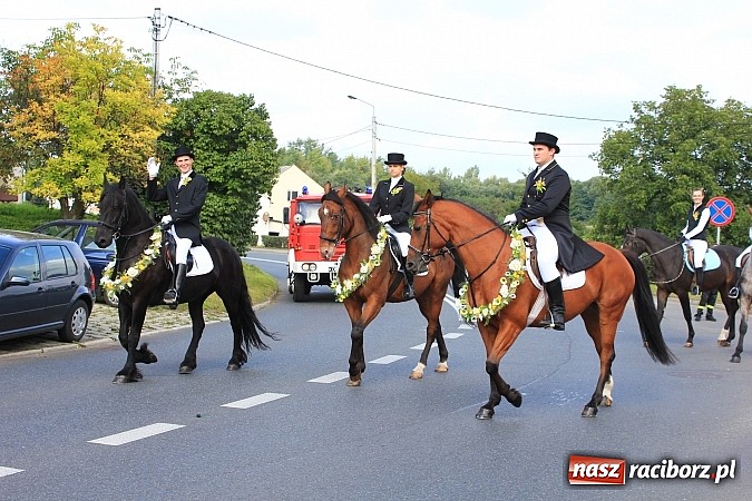 Zdjęcie w galerii na portalu naszraciborz.pl: Dożynki miejskie z barwnym korowodem, mażoretkami i górniczą orkiestrą wiadomości z regionu