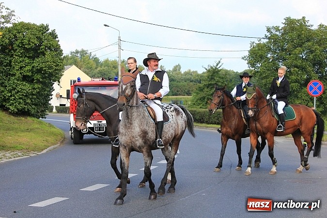 Zdjęcie w galerii na portalu naszraciborz.pl: Dożynki miejskie z barwnym korowodem, mażoretkami i górniczą orkiestrą wiadomości z regionu