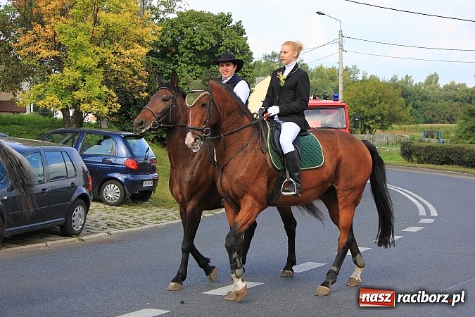 Zdjęcie w galerii na portalu naszraciborz.pl: Dożynki miejskie z barwnym korowodem, mażoretkami i górniczą orkiestrą wiadomości z regionu