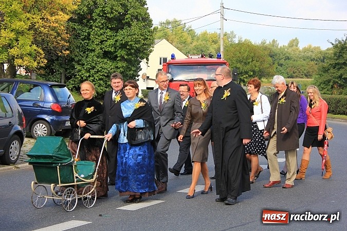 Zdjęcie w galerii na portalu naszraciborz.pl: Dożynki miejskie z barwnym korowodem, mażoretkami i górniczą orkiestrą wiadomości z regionu
