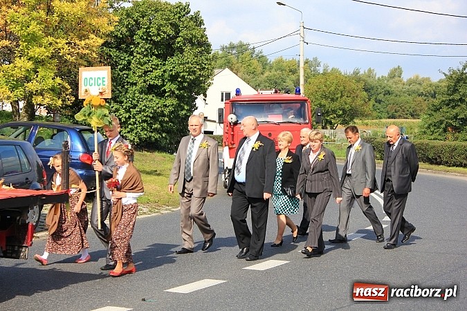 Zdjęcie w galerii na portalu naszraciborz.pl: Dożynki miejskie z barwnym korowodem, mażoretkami i górniczą orkiestrą wiadomości z regionu