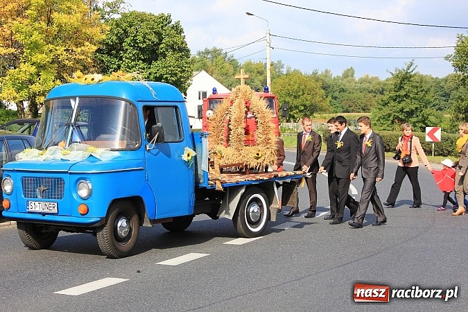 Zdjęcie w galerii na portalu naszraciborz.pl: Dożynki miejskie z barwnym korowodem, mażoretkami i górniczą orkiestrą wiadomości z regionu