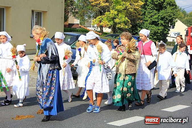 Zdjęcie w galerii na portalu naszraciborz.pl: Dożynki miejskie z barwnym korowodem, mażoretkami i górniczą orkiestrą wiadomości z regionu