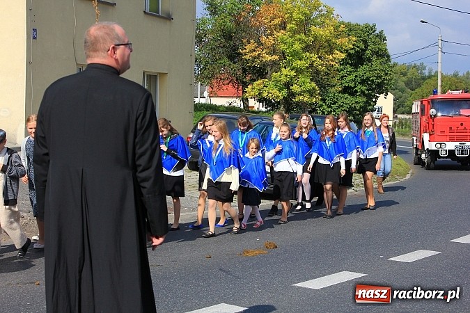Zdjęcie w galerii na portalu naszraciborz.pl: Dożynki miejskie z barwnym korowodem, mażoretkami i górniczą orkiestrą wiadomości z regionu