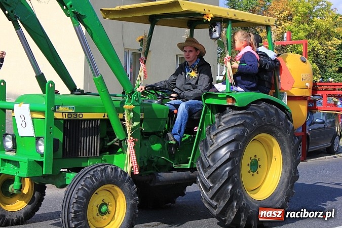 Zdjęcie w galerii na portalu naszraciborz.pl: Dożynki miejskie z barwnym korowodem, mażoretkami i górniczą orkiestrą wiadomości z regionu