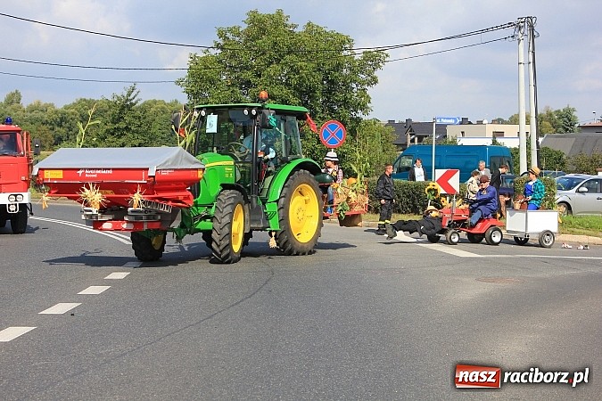 Zdjęcie w galerii na portalu naszraciborz.pl: Dożynki miejskie z barwnym korowodem, mażoretkami i górniczą orkiestrą wiadomości z regionu