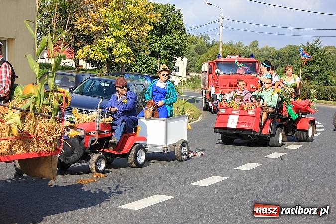 Zdjęcie w galerii na portalu naszraciborz.pl: Dożynki miejskie z barwnym korowodem, mażoretkami i górniczą orkiestrą wiadomości z regionu