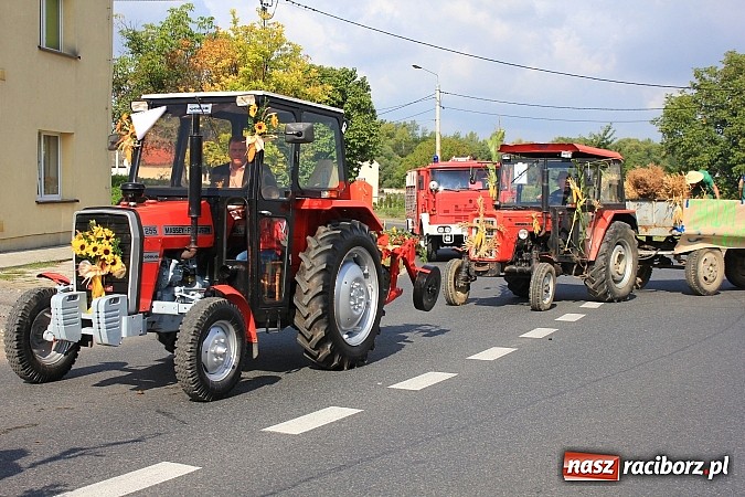 Zdjęcie w galerii na portalu naszraciborz.pl: Dożynki miejskie z barwnym korowodem, mażoretkami i górniczą orkiestrą wiadomości z regionu
