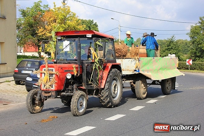 Zdjęcie w galerii na portalu naszraciborz.pl: Dożynki miejskie z barwnym korowodem, mażoretkami i górniczą orkiestrą wiadomości z regionu