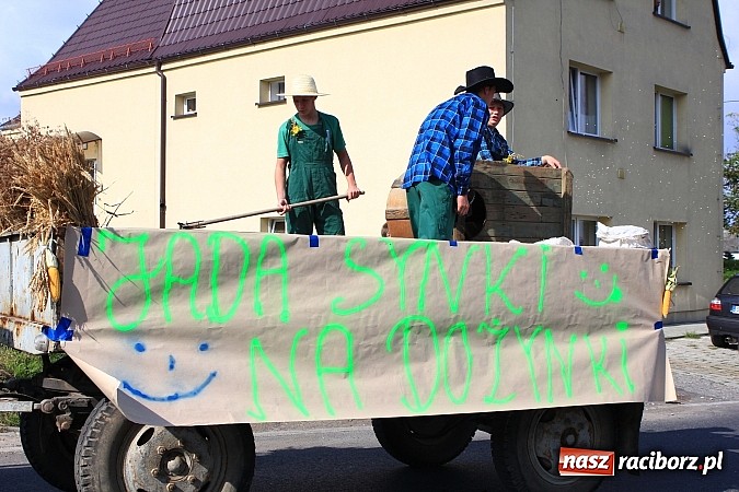 Zdjęcie w galerii na portalu naszraciborz.pl: Dożynki miejskie z barwnym korowodem, mażoretkami i górniczą orkiestrą wiadomości z regionu