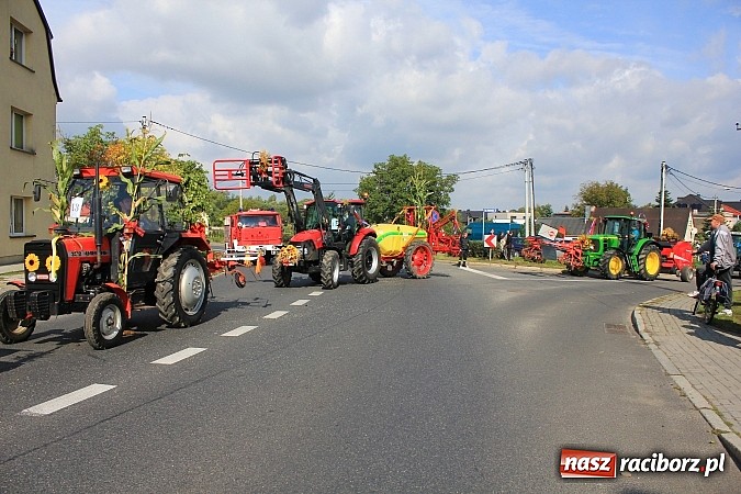 Zdjęcie w galerii na portalu naszraciborz.pl: Dożynki miejskie z barwnym korowodem, mażoretkami i górniczą orkiestrą wiadomości z regionu