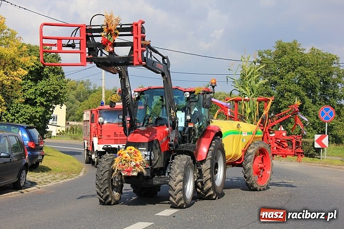 Zdjęcie w galerii na portalu naszraciborz.pl: Dożynki miejskie z barwnym korowodem, mażoretkami i górniczą orkiestrą wiadomości z regionu