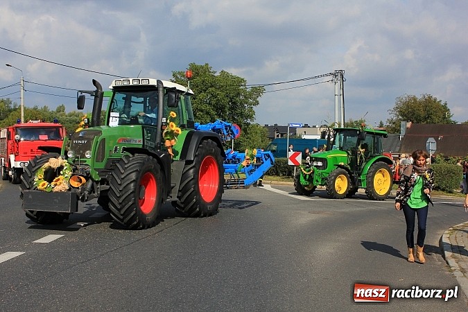 Zdjęcie w galerii na portalu naszraciborz.pl: Dożynki miejskie z barwnym korowodem, mażoretkami i górniczą orkiestrą wiadomości z regionu