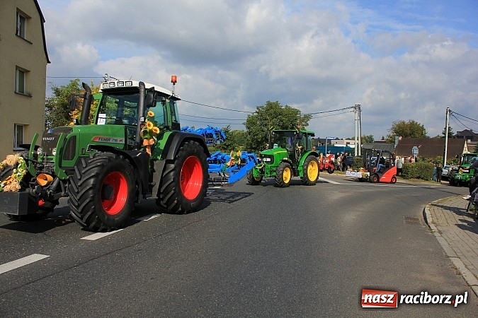 Zdjęcie w galerii na portalu naszraciborz.pl: Dożynki miejskie z barwnym korowodem, mażoretkami i górniczą orkiestrą wiadomości z regionu