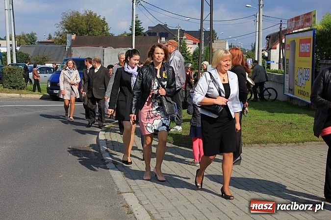 Zdjęcie w galerii na portalu naszraciborz.pl: Dożynki miejskie z barwnym korowodem, mażoretkami i górniczą orkiestrą wiadomości z regionu