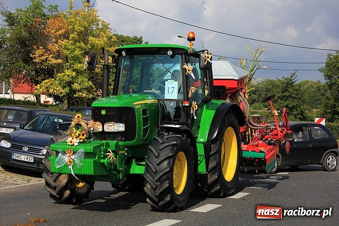 Zdjęcie w galerii na portalu naszraciborz.pl: Dożynki miejskie z barwnym korowodem, mażoretkami i górniczą orkiestrą wiadomości z regionu