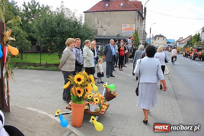 Zdjęcie w galerii na portalu naszraciborz.pl: Dożynki miejskie z barwnym korowodem, mażoretkami i górniczą orkiestrą wiadomości z regionu