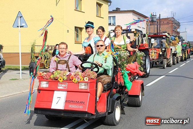 Zdjęcie w galerii na portalu naszraciborz.pl: Dożynki miejskie z barwnym korowodem, mażoretkami i górniczą orkiestrą wiadomości z regionu