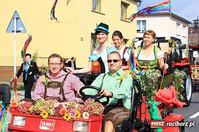 Zdjęcie w galerii na portalu naszraciborz.pl: Dożynki miejskie z barwnym korowodem, mażoretkami i górniczą orkiestrą wiadomości z regionu