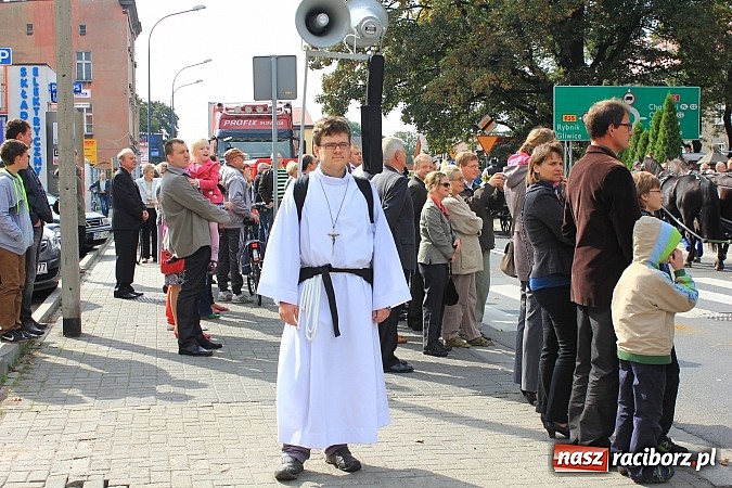Zdjęcie w galerii na portalu naszraciborz.pl: Dożynki miejskie z barwnym korowodem, mażoretkami i górniczą orkiestrą wiadomości z regionu