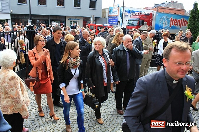 Zdjęcie w galerii na portalu naszraciborz.pl: Dożynki miejskie z barwnym korowodem, mażoretkami i górniczą orkiestrą wiadomości z regionu