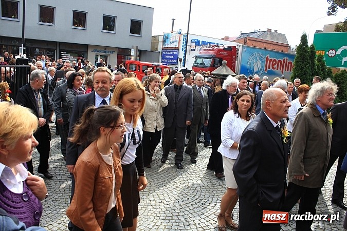 Zdjęcie w galerii na portalu naszraciborz.pl: Dożynki miejskie z barwnym korowodem, mażoretkami i górniczą orkiestrą wiadomości z regionu