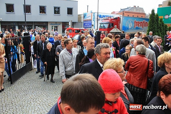 Zdjęcie w galerii na portalu naszraciborz.pl: Dożynki miejskie z barwnym korowodem, mażoretkami i górniczą orkiestrą wiadomości z regionu