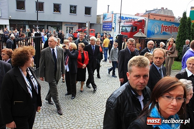 Zdjęcie w galerii na portalu naszraciborz.pl: Dożynki miejskie z barwnym korowodem, mażoretkami i górniczą orkiestrą wiadomości z regionu