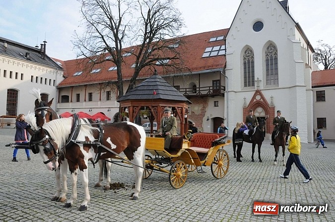 Zdjęcie w galerii na portalu naszraciborz.pl: W cztery godziny przeszli Szlakiem Husarii i Sobieskiego z Raciborza do Rud wiadomości z regionu