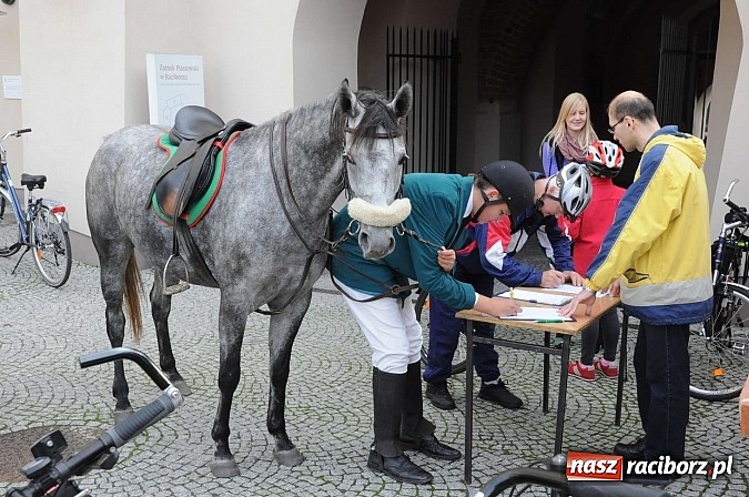 Zdjęcie w galerii na portalu naszraciborz.pl: W cztery godziny przeszli Szlakiem Husarii i Sobieskiego z Raciborza do Rud wiadomości z regionu