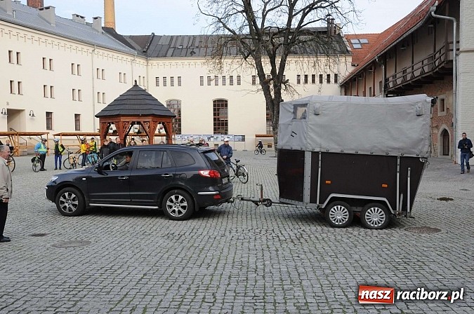Zdjęcie w galerii na portalu naszraciborz.pl: W cztery godziny przeszli Szlakiem Husarii i Sobieskiego z Raciborza do Rud wiadomości z regionu