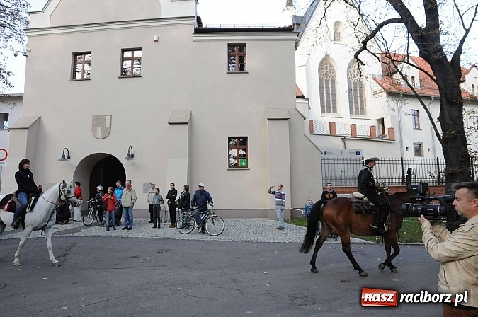Zdjęcie w galerii na portalu naszraciborz.pl: W cztery godziny przeszli Szlakiem Husarii i Sobieskiego z Raciborza do Rud wiadomości z regionu