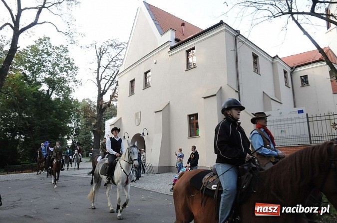 Zdjęcie w galerii na portalu naszraciborz.pl: W cztery godziny przeszli Szlakiem Husarii i Sobieskiego z Raciborza do Rud wiadomości z regionu