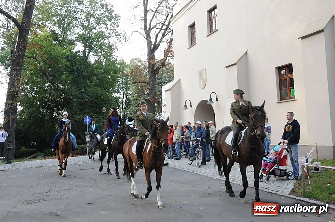 Zdjęcie w galerii na portalu naszraciborz.pl: W cztery godziny przeszli Szlakiem Husarii i Sobieskiego z Raciborza do Rud wiadomości z regionu