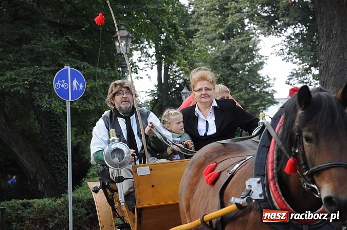 Zdjęcie w galerii na portalu naszraciborz.pl: W cztery godziny przeszli Szlakiem Husarii i Sobieskiego z Raciborza do Rud wiadomości z regionu