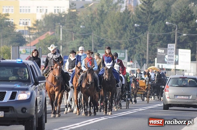 Zdjęcie w galerii na portalu naszraciborz.pl: W cztery godziny przeszli Szlakiem Husarii i Sobieskiego z Raciborza do Rud wiadomości z regionu