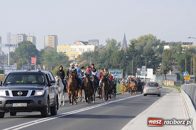 Zdjęcie w galerii na portalu naszraciborz.pl: W cztery godziny przeszli Szlakiem Husarii i Sobieskiego z Raciborza do Rud wiadomości z regionu