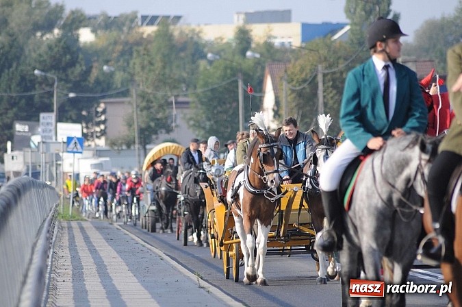 Zdjęcie w galerii na portalu naszraciborz.pl: W cztery godziny przeszli Szlakiem Husarii i Sobieskiego z Raciborza do Rud wiadomości z regionu