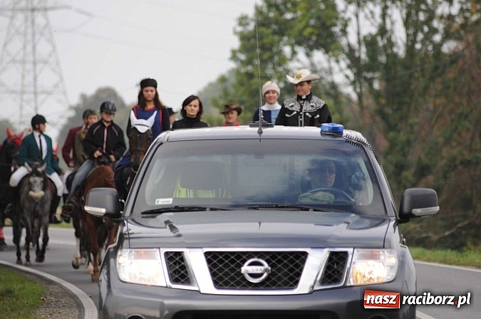Zdjęcie w galerii na portalu naszraciborz.pl: W cztery godziny przeszli Szlakiem Husarii i Sobieskiego z Raciborza do Rud wiadomości z regionu