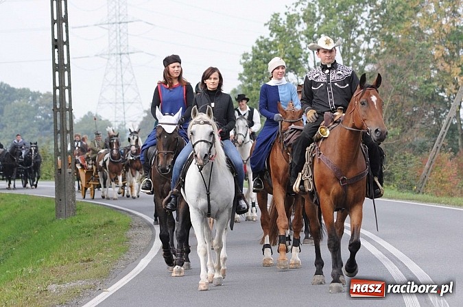 Zdjęcie w galerii na portalu naszraciborz.pl: W cztery godziny przeszli Szlakiem Husarii i Sobieskiego z Raciborza do Rud wiadomości z regionu