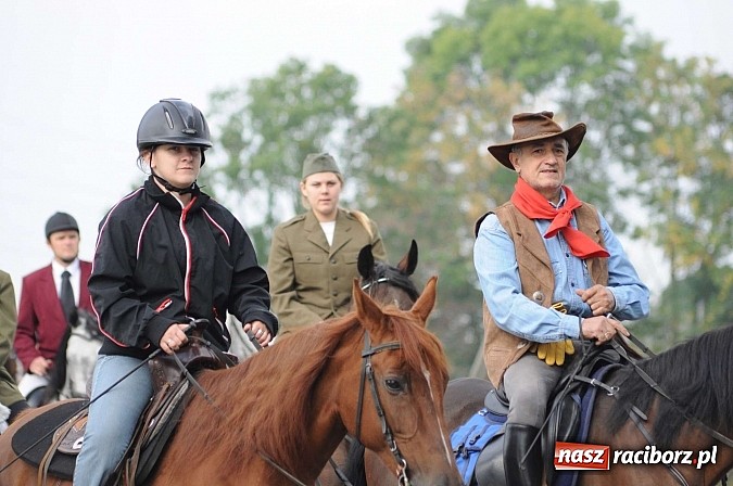 Zdjęcie w galerii na portalu naszraciborz.pl: W cztery godziny przeszli Szlakiem Husarii i Sobieskiego z Raciborza do Rud wiadomości z regionu