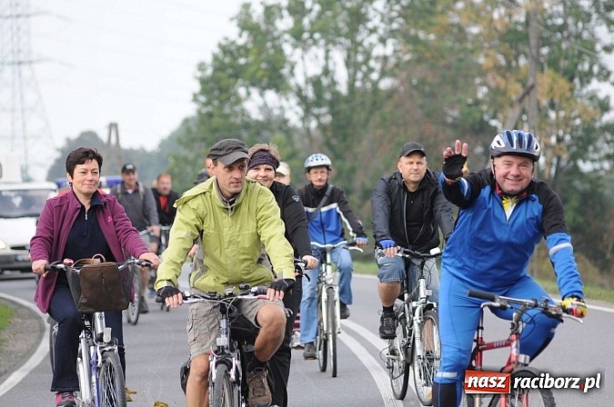Zdjęcie w galerii na portalu naszraciborz.pl: W cztery godziny przeszli Szlakiem Husarii i Sobieskiego z Raciborza do Rud wiadomości z regionu